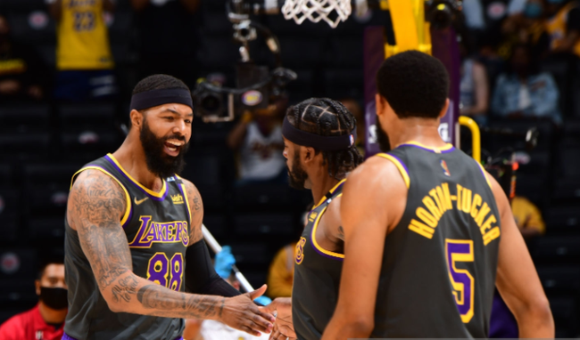 逼迫蓝队不 逼迫蓝队不